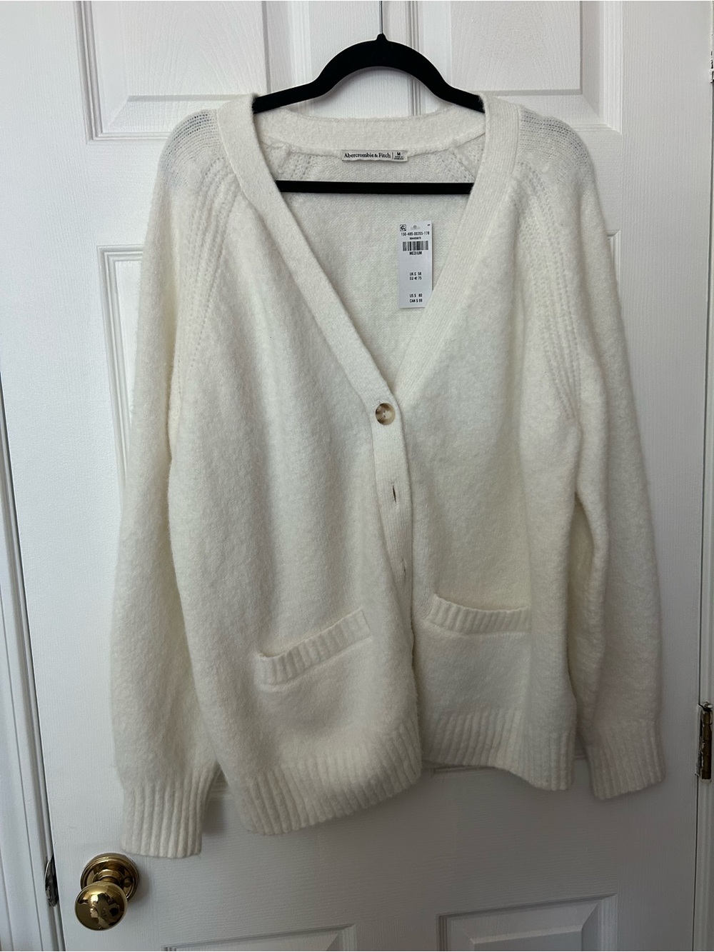 NWT Abercrombie Oversized Dad V-Neck Cardigan - White - Picture 3 of 5